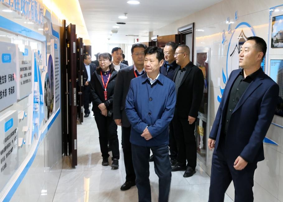 熱烈歡迎隴東學(xué)院領(lǐng)導(dǎo)及審核評(píng)估專家蒞臨我司交流工作