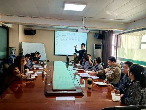 深化理論學(xué)習(xí)，淬煉實(shí)踐能力